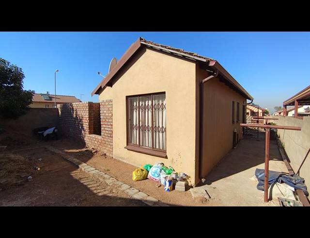 3 BEDROOM HOUSE FOR SALE IN SOSHANGUVE EAST